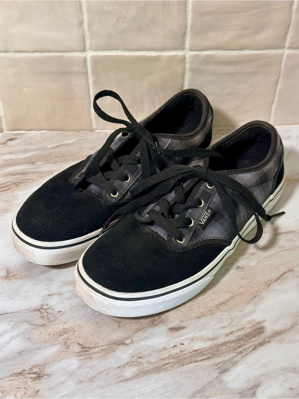 Black Vans sneakers with gray plaid flannel pattern, size US Youth 5.0